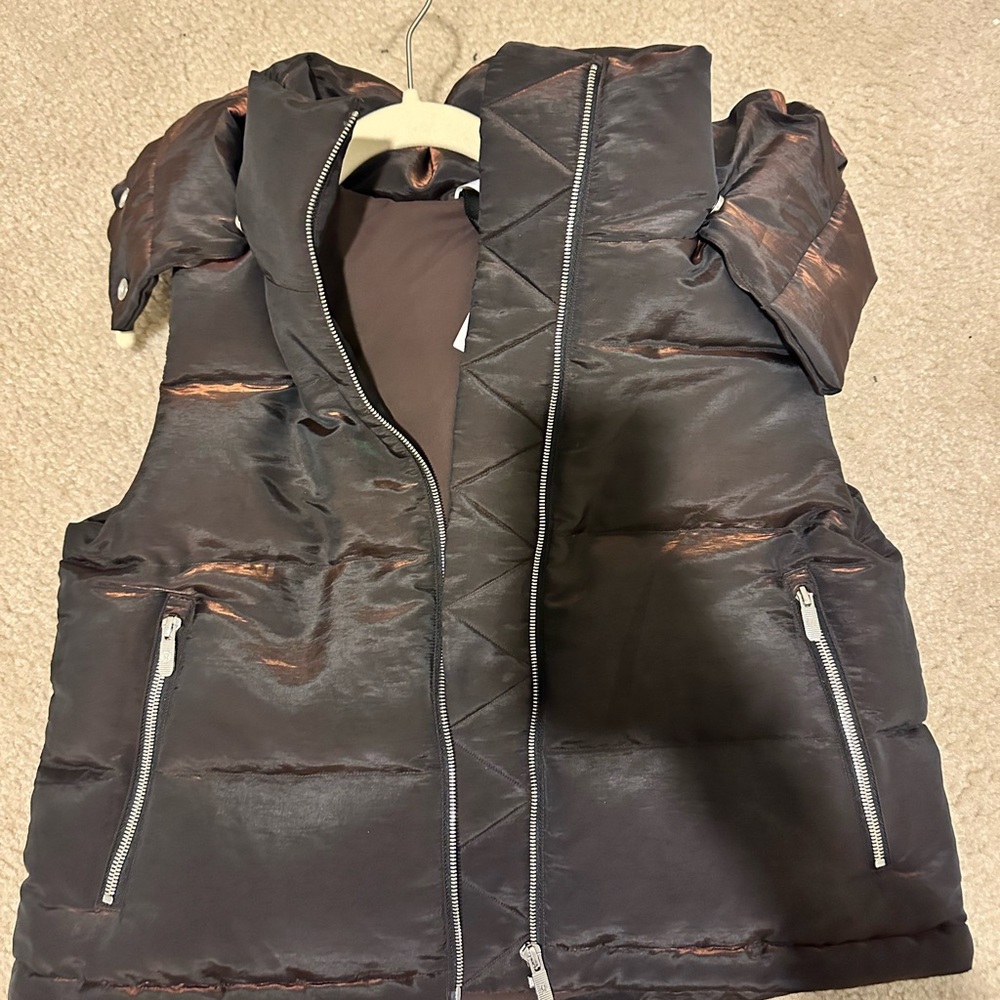 Sleek Black Puffer Vest with Hood